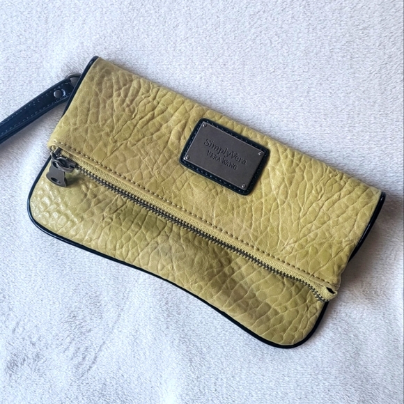 Simply Vera clutch wristlet lime olive color faux leather - Picture 1 of 9